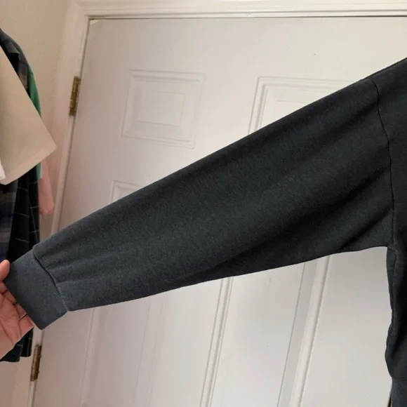 AVIATOR NATION charcoal grey heart patch crew boxy cropped oversized sweater - Picture 2 of 8